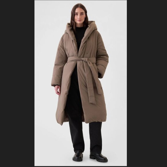 GAP Big Puff Coat - Like New Condition - Picture 2 of 13